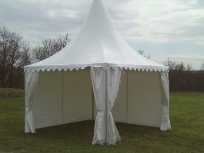 IMAG0016 16m² - Tente 4m x 4m