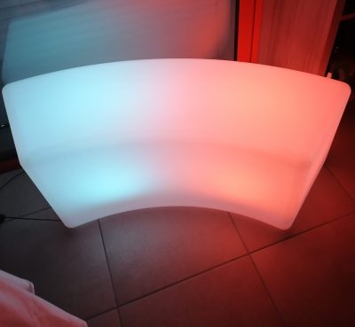 Banc arrondi lumineux