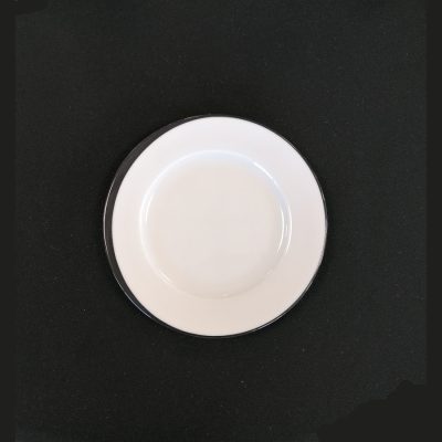 Assiette dessert porcelaine ronde filet noir excentré