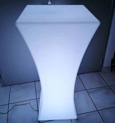 Mange debout carré lumineux