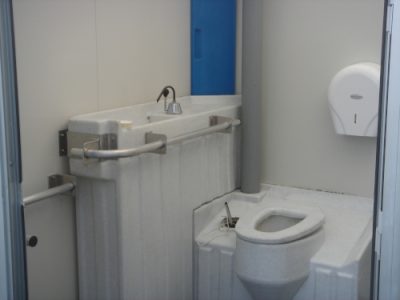 Toilettes autonomes pour handicapés