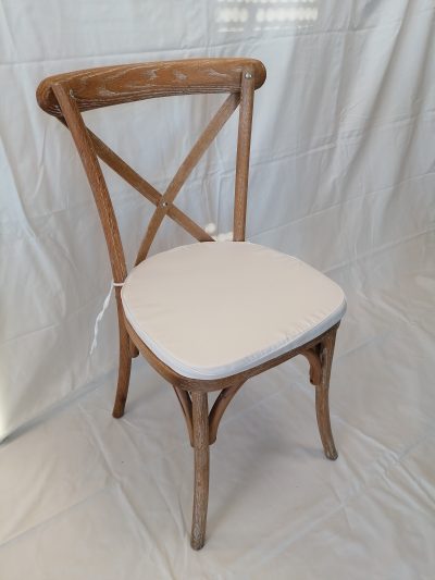 Coussin blanc pour chaise bois cérusé