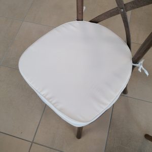 coussin blanc chaise bois Coussin blanc pour chaise bois cérusé