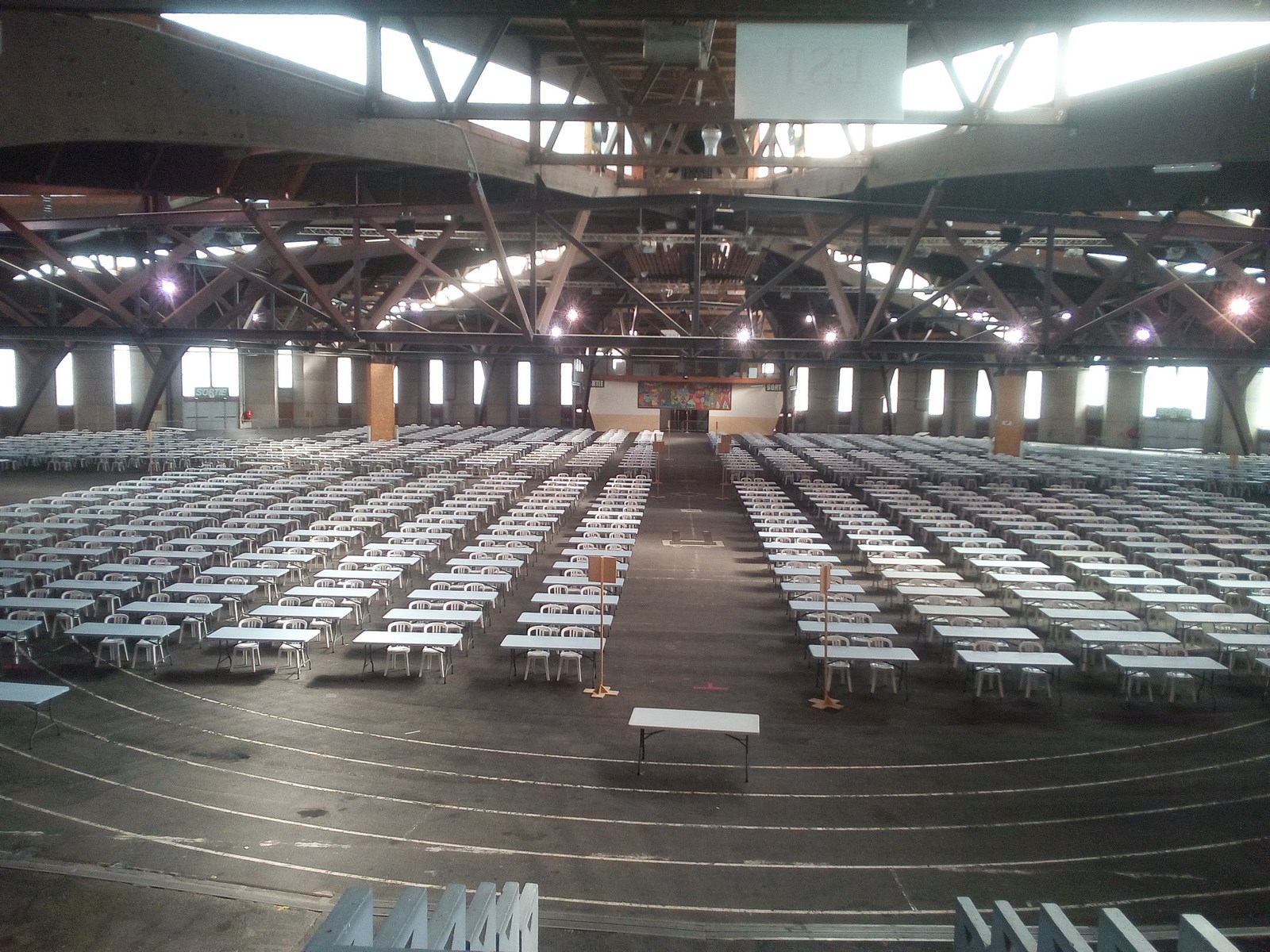 location de tables et chaises pour examens
